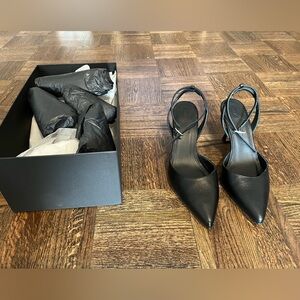 Pointed Black Leather Alohas Pumps: Never Worn